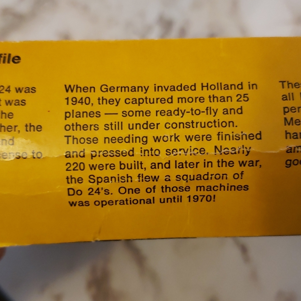 Model airplane - Picture 6 of 8